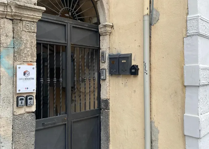 Cortile Benedettini * Катания